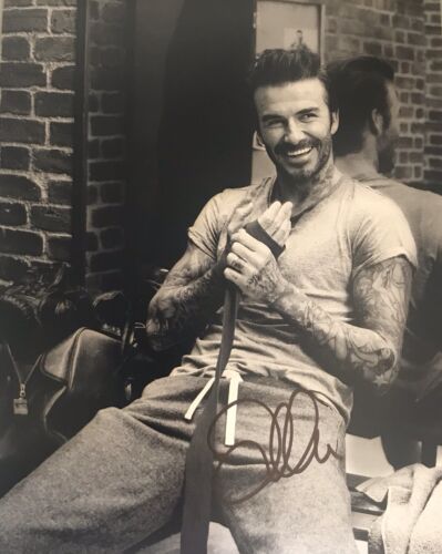 David Beckham Shirtless Signed Autographed 8x10 Color Photo - Picture 1 of 1