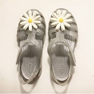 daisy crocs