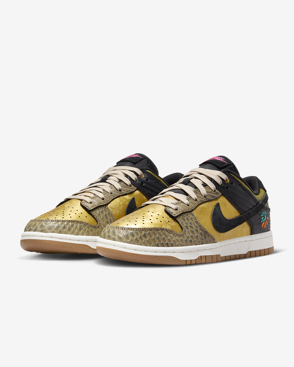 Nike WMNS Dunk Low 