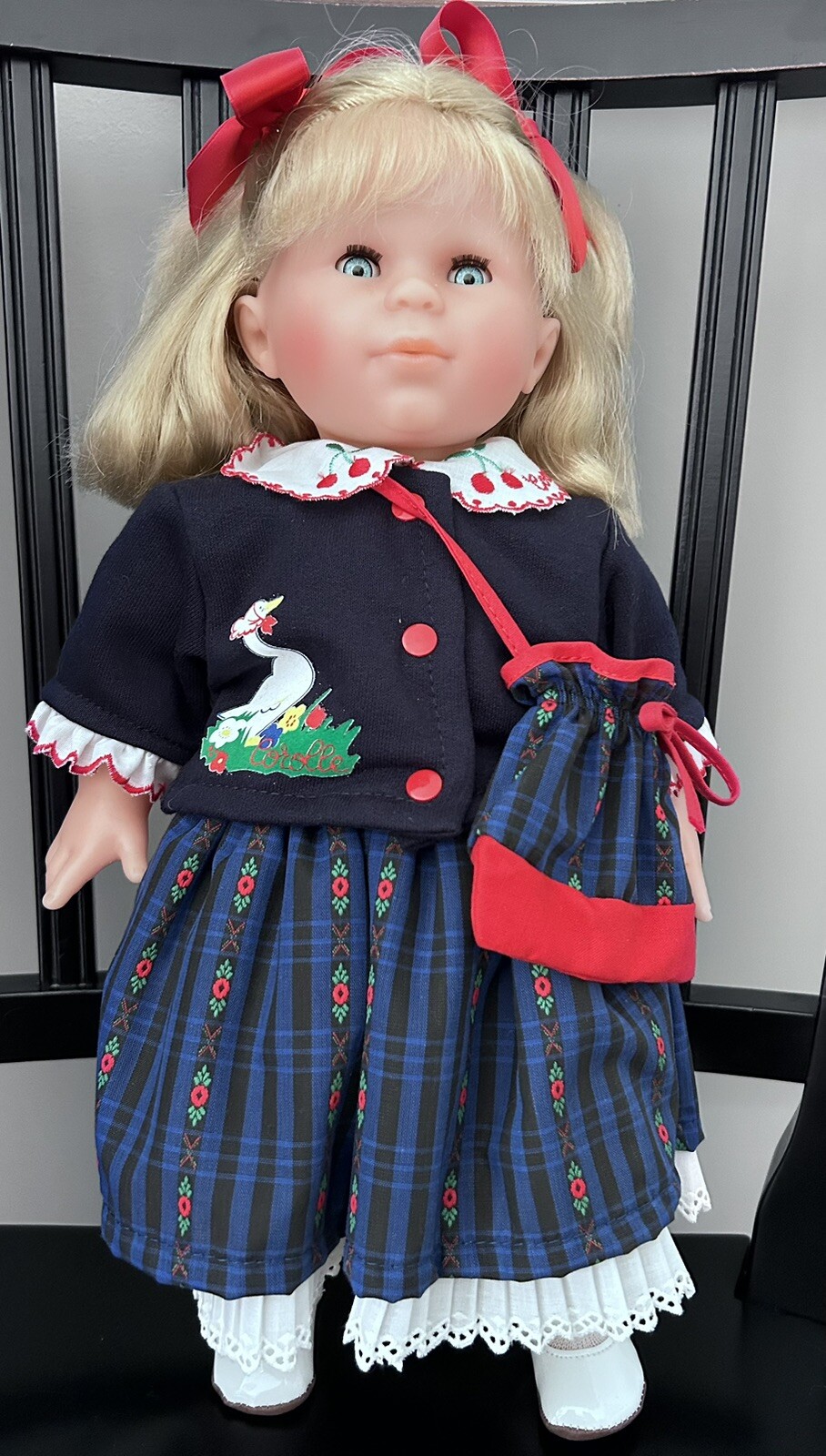 Vintage 1990 Corolle CATHERINE REFABERT Doll 18&rdquo; Blond Blu