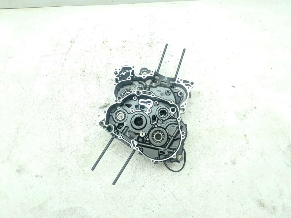 12 本田 CBR250R CBR 250 发动机电机外壳 — 第 4/4 张图片