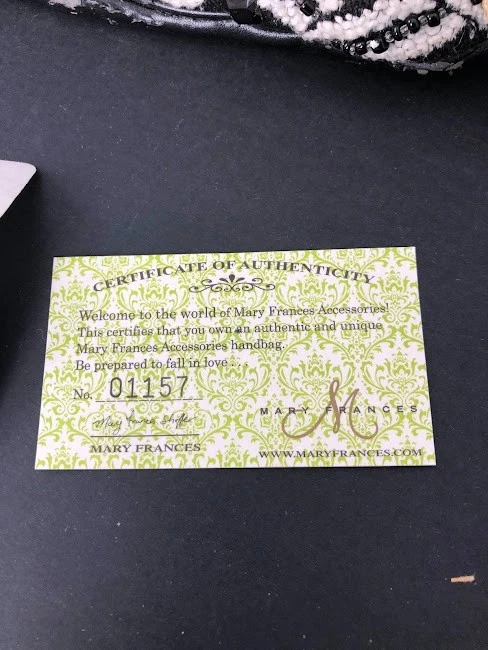 Bolso de mano Mary Frances blanco y negro con cuentas y bordado Foto 4 de 4