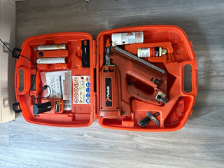 Paslode IM350 Nail Gun Kit with Carry Case 6V NiCd Battery & Charger