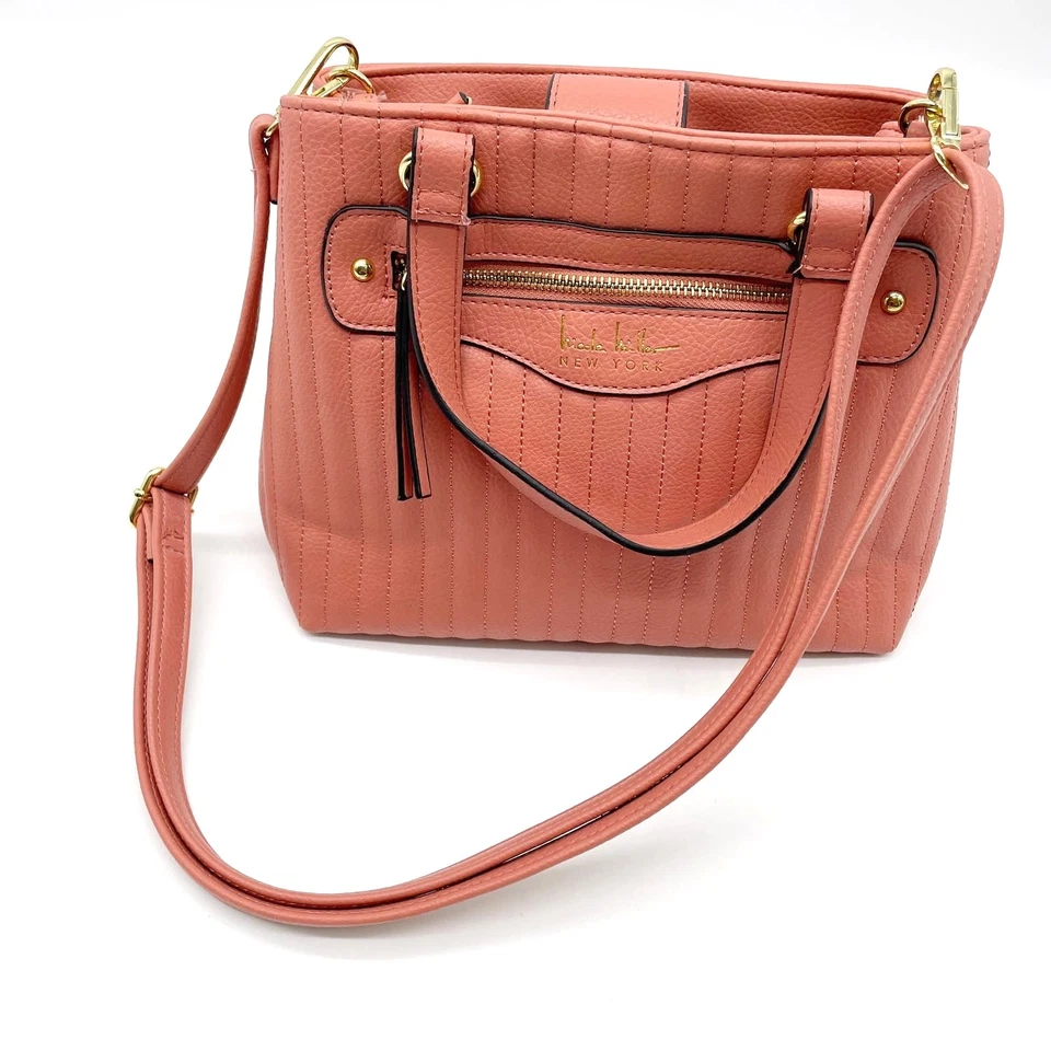 Bolso de mano Nicole Miller acolchado rosa coral asa superior bandolera correa Foto 3 de 4