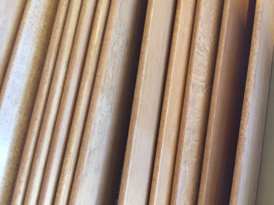 Persianas de madera de roble miel LEVOLOR Foto 3 de 4