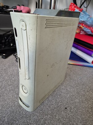 Microsoft Xbox 360 Weiß Heimkonsole - Für Ersatzteile - Funktioniert Aber Disc Tray Probleme