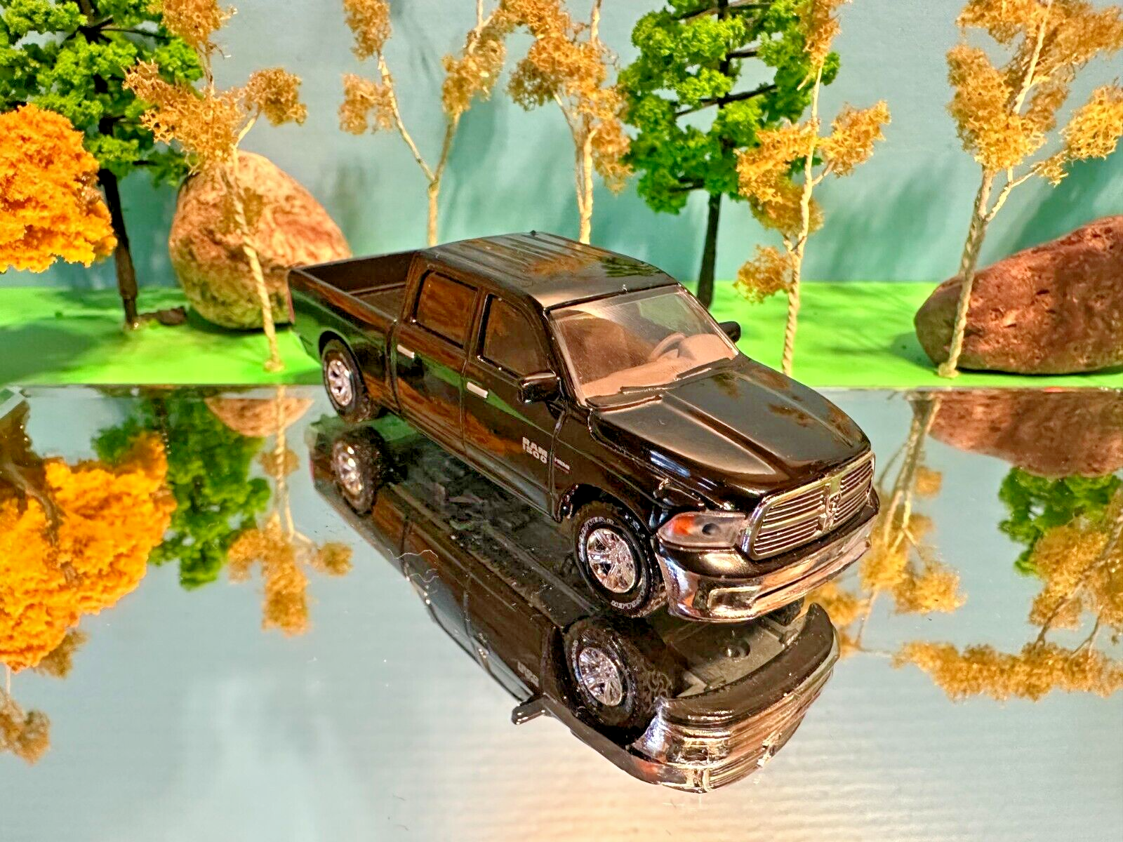 Ertl TOMY 1:64 Dodge RAM 2014, 1500, Black 1st Generation Big Horn Gas Monkey
