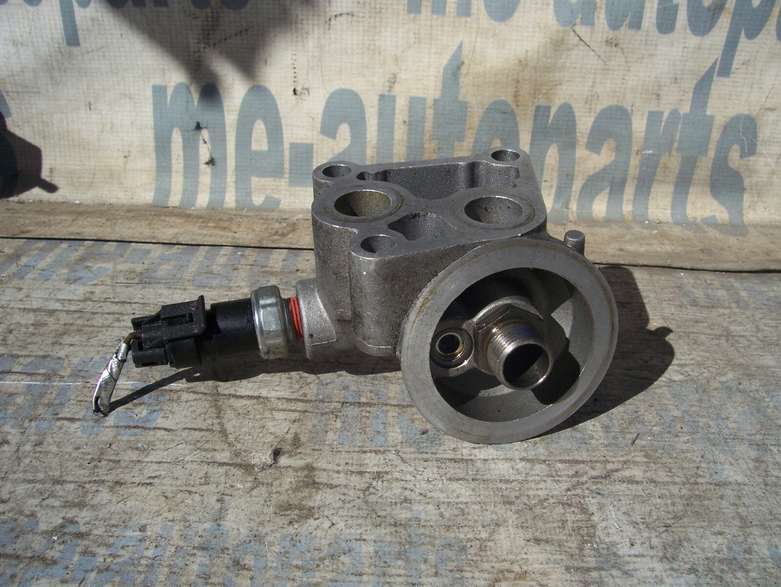 20062011 CADILLAC DTS BUICK LUCERNE OIL FILTER ADAPTER W/OUT OIL