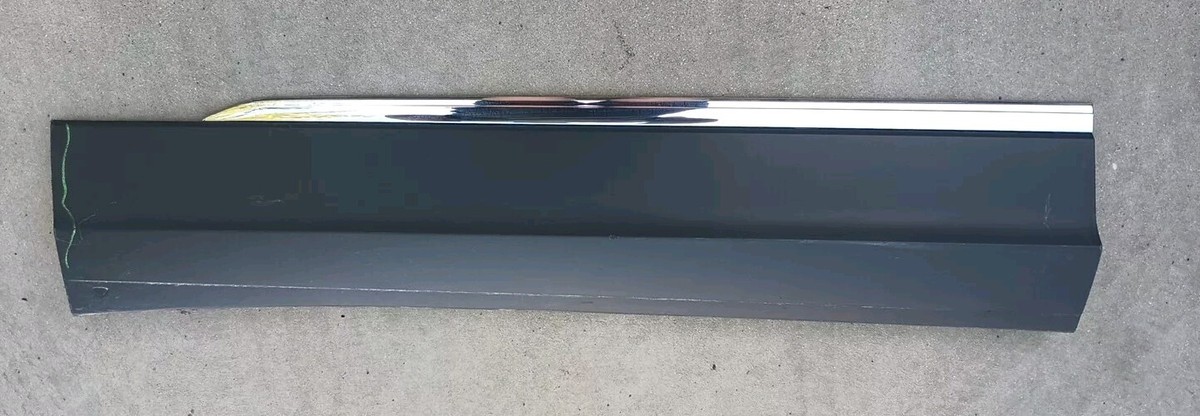 2018-2020 Volkswagen Tiguan Front Left Driver Side Door Lower