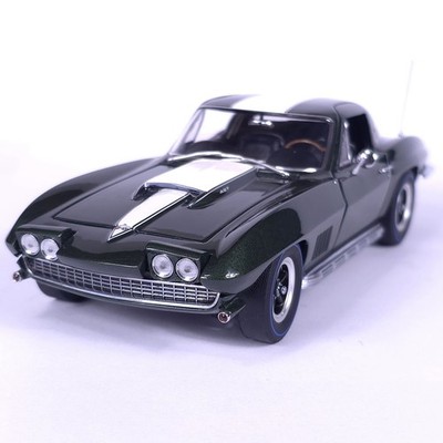 Danbury Mint 1967 Chevrolet Corvette Coupe FSO 1:24 Scale Diecast