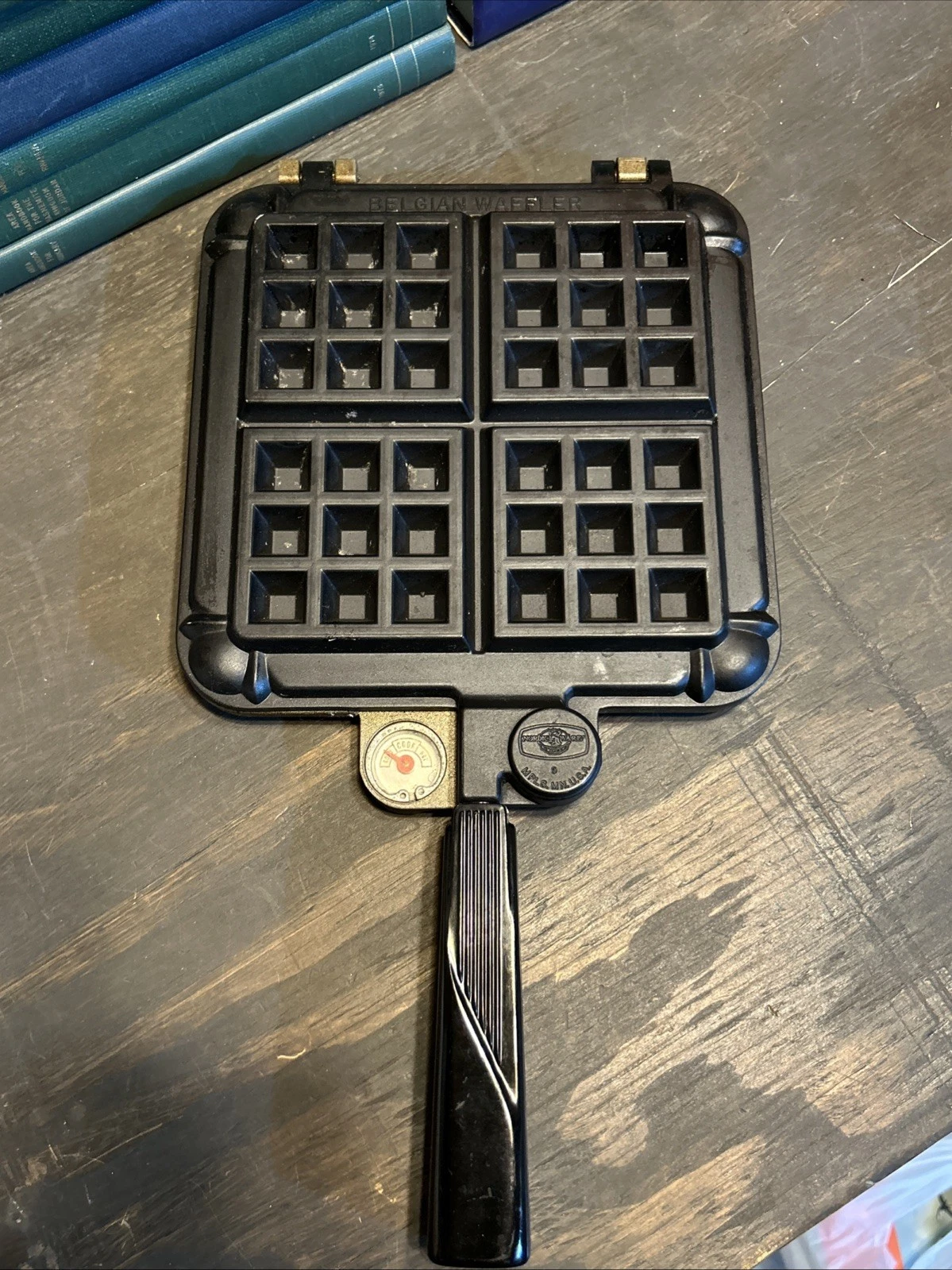 Nordic Ware Belgian Waffler #15000 Stove Top Cast Aluminum Waffle Iron Camping
Opens in a new window