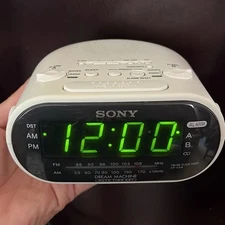 Sony Dream Machine ICF-C318 FM/AM Clock Radio Dual Alarm Auto Time Set