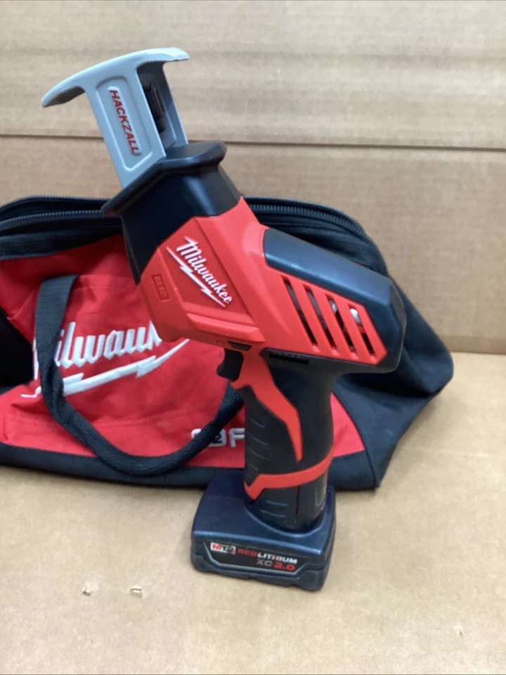 Kit de serra alternada sem fio Milwaukee M12 12V íon de lítio HACKZALL com bateria - Imagem 4 de 4