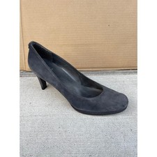 Stuart Weitzman bluish gray suede 4-inch round toe heels size 10