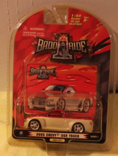 2005 Chevrolet SSR Truck - 1 Badd Ride - 1:64 scale - NIB