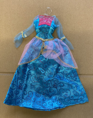 Hochwertiges glitzerndes blau rosa Glitzer Hochzeit Prinzessin Ballkleid für Puppen UK Verkäufer