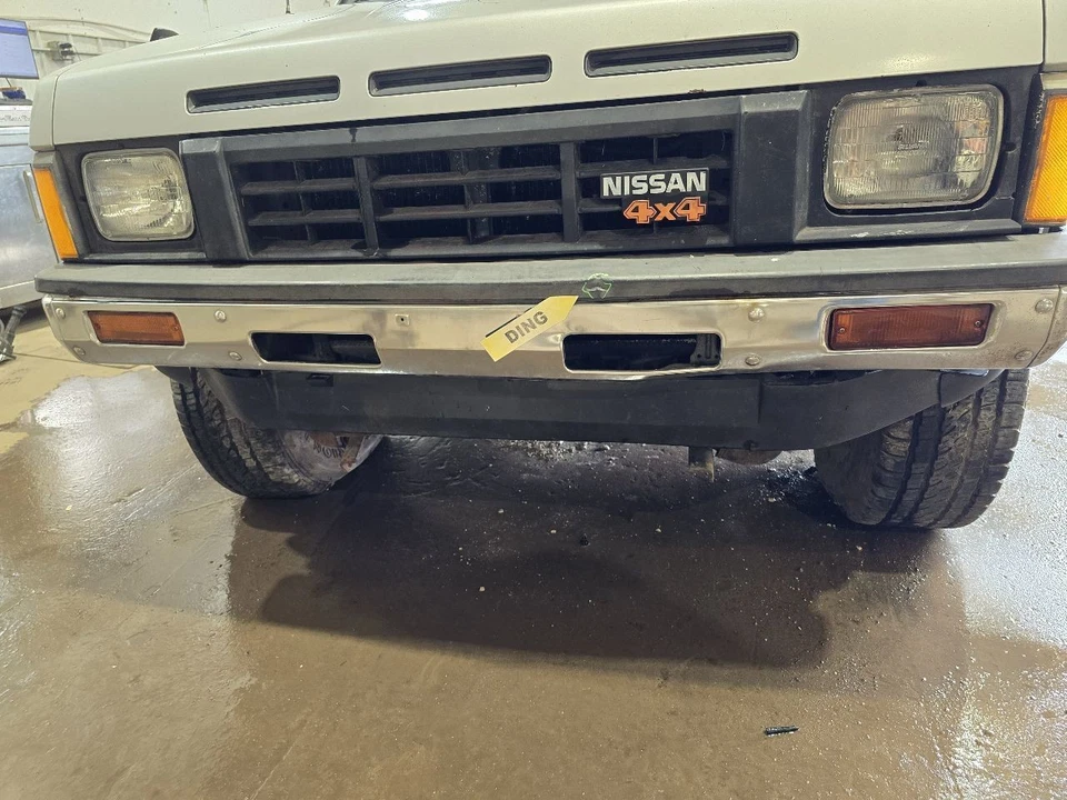 Front Bumper Excluding SE Black Fits 86-92 NISSAN PICKUP 641975 - Image 3 of 4