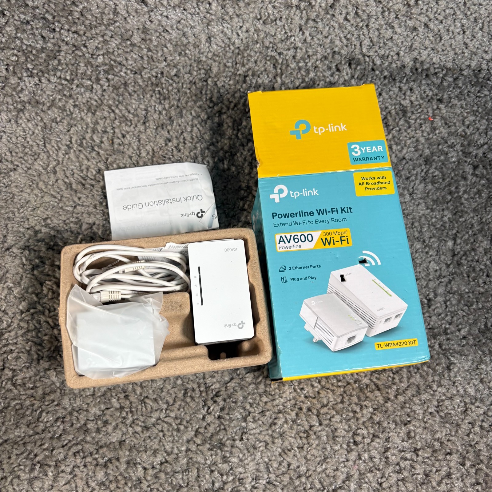 TP-Link TL-WPA4220 KIT AV600 Powerline Wi-Fi Kit - Great condition