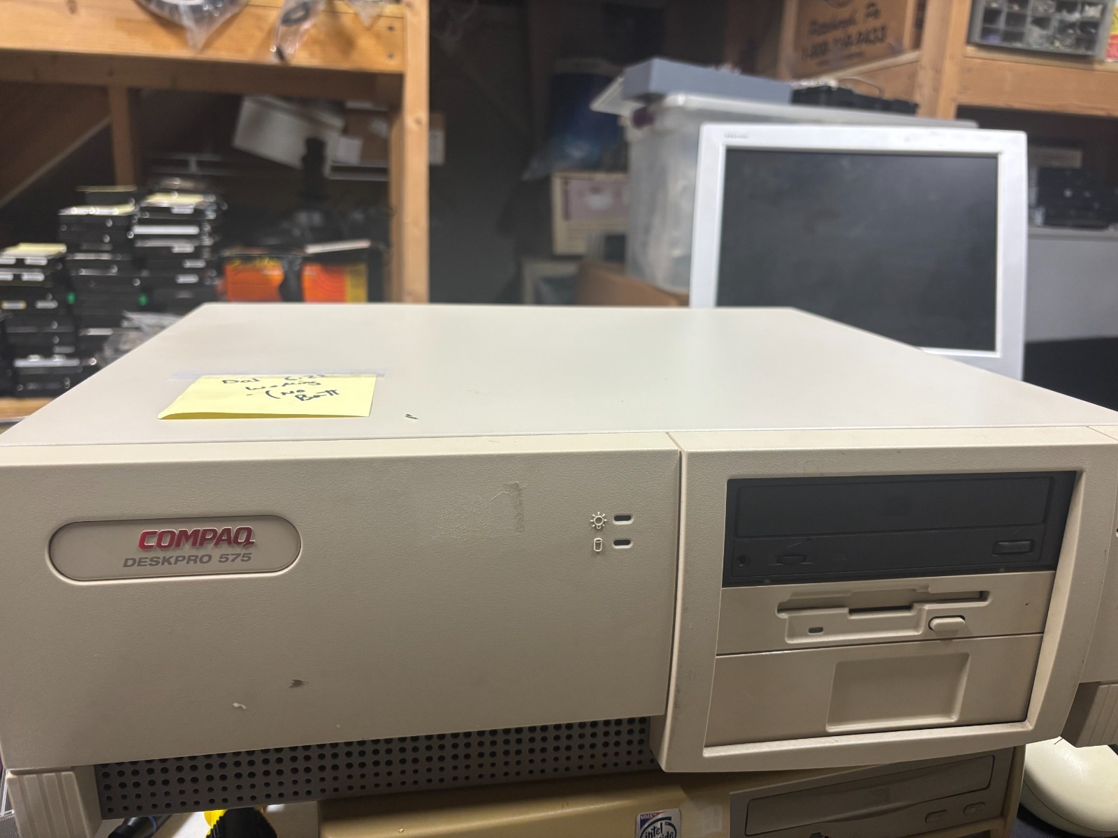 Compaq Deskpro 575 Dos 6.22 Gaming - 2 GB HD - ISA Soundblaster  Compaq VGA