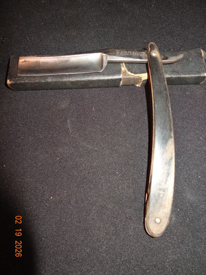 Nice 6/8 Joseph Elliot Straight Razor