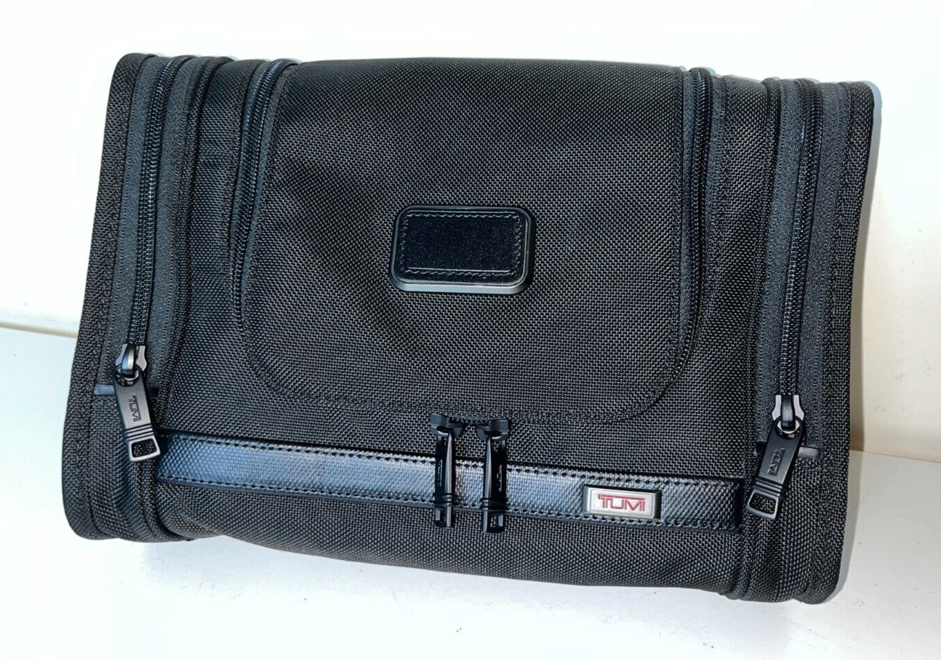 Tumi - Alpha 3 – Hanging Travel Kit Toiletry Bag - Black – 1172541041