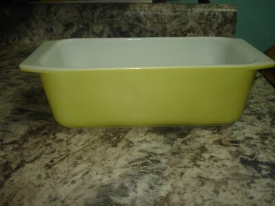 Vintage Pyrex  Lemon Yellow Loaf Pan Baking Dish #913 8.5 X 4.5 X 2.5  USA NICE