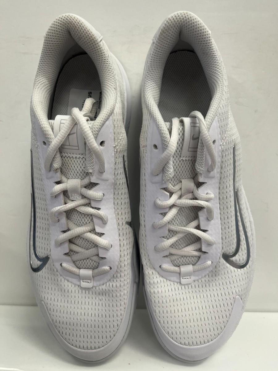 Size 7.5 - NikeCourt Vapor Lite 2 HC White Metallic Silver W 