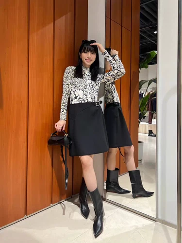 KHAITE Short Boots Women's Leather Pointed Heels Medium Boots Women's Boots - Bild 8 von 20