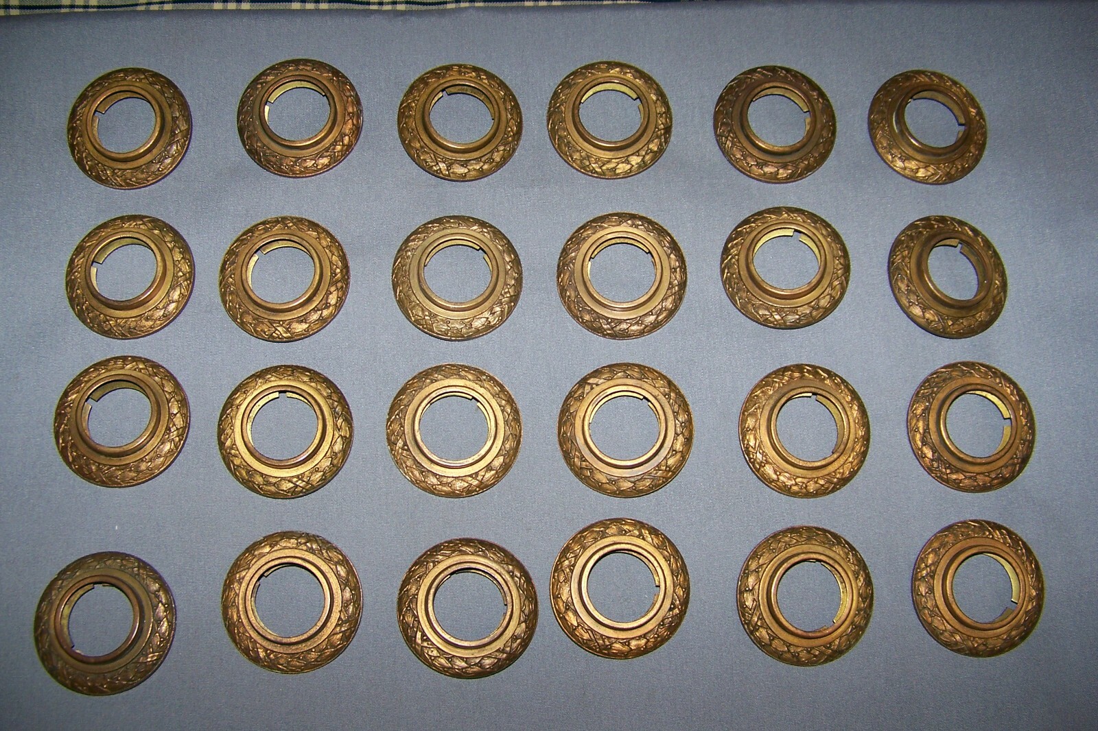 Picture 1 of 4