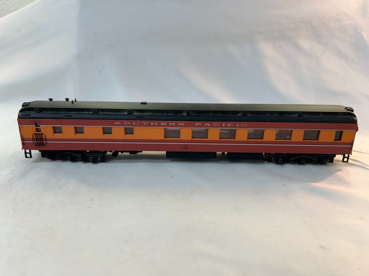 Bachmann Spectrum 89134 HO Scale Passenger Car, Southern Pacific