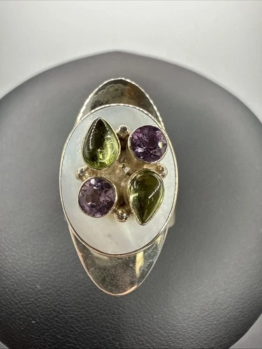 VTG SAJEN 925 STERLING SILVER PERIDOT AMETHYST & QUARTZ RING. SIZE 8.5.GRAMS14.4