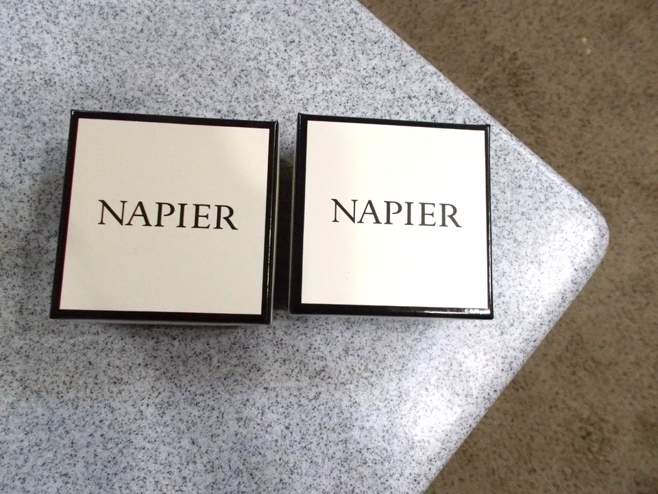 Broche broche corona de Navidad Napier de colección ¡Más uno más! Dos pasadores Foto 2 de 2