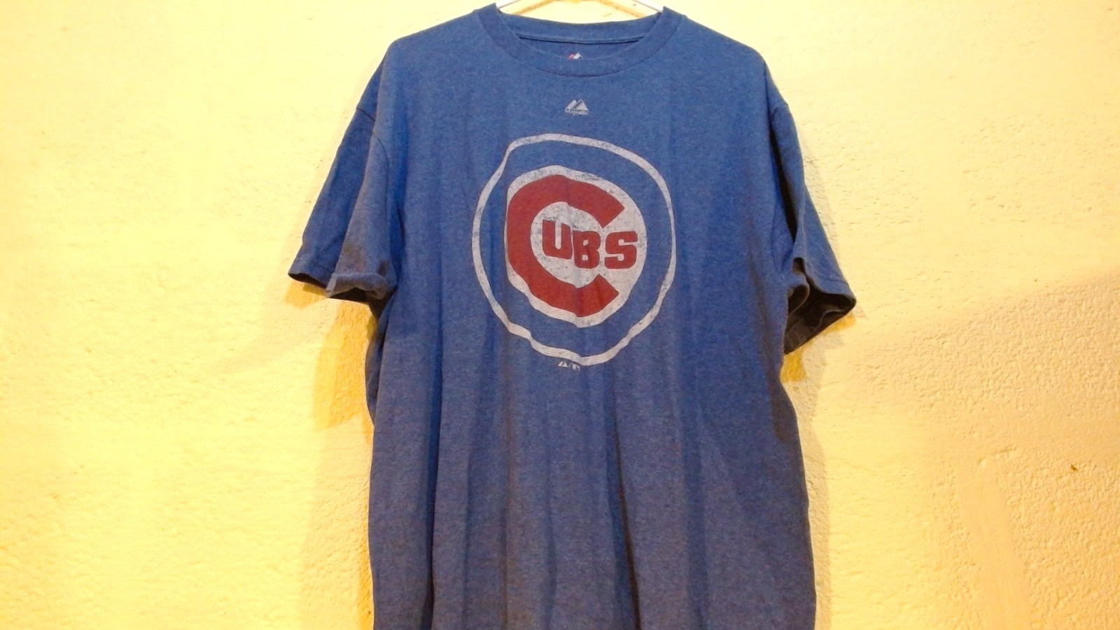 Chicago Cubs Men's T-Shirt - Majestic - Size XL Color Blue