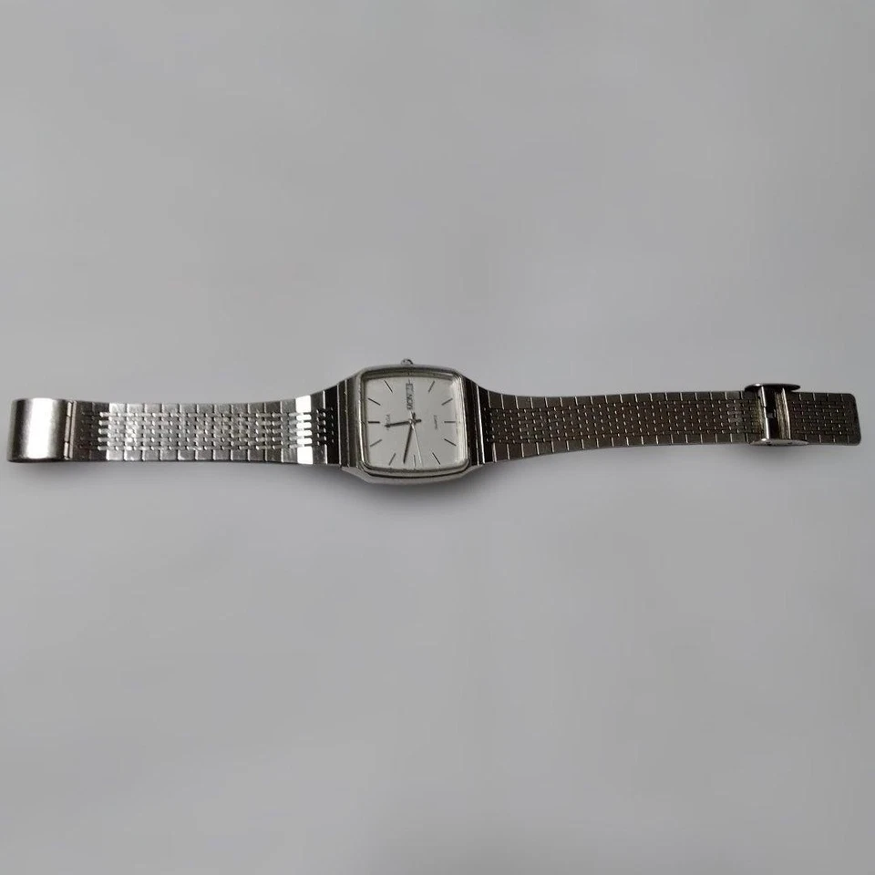 Кварцевые квадратные наручные часы Citizen Vega серебристый циферблат винтажные мужские аналоговые стальные - Изображение 3 из 4