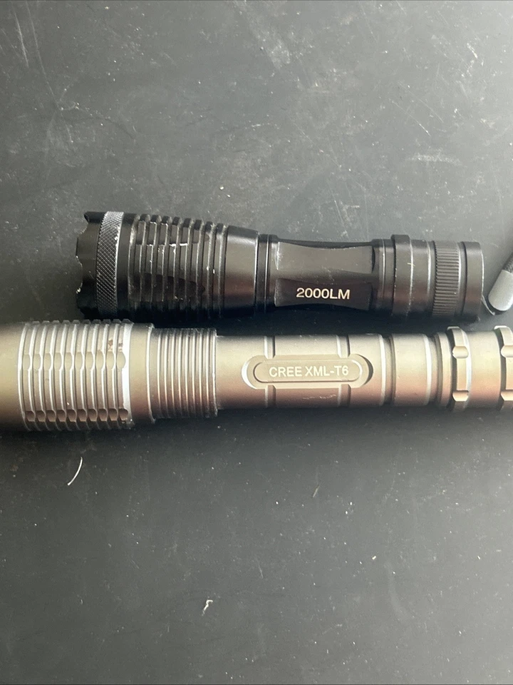 Linternas Ultrafire negras y plateadas recargables Cree XML-T6, 2000LM - Imagen 4 de 4