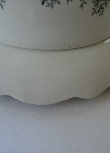 Antique Buffalo Pottery Seneca Pattern Lamare Round Covered Butter Dish Dome Lid - Picture 9 of 9