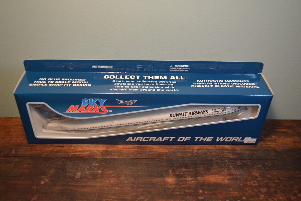 Daron Sky Marks Kuwait Airways B777-300 1/200 Scale Model Airplane