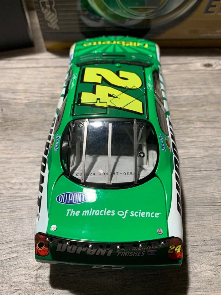Jeff Gordon Elite 2006 1/24 DuPont 24 Nicolette Elite 516 de 999 ¡verde! NUEVO  Foto 4 de 4