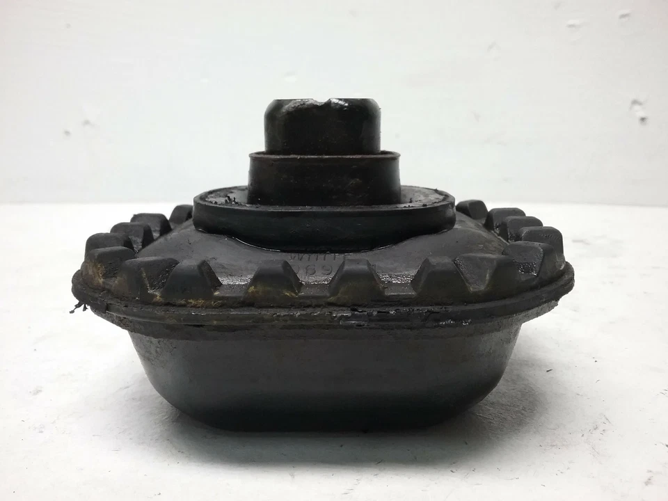 2000 Chevy Express 1500 ( Van) Body Mount Frame Cushion  15727514  5.0L  V8  2WD Foto 3 de 4