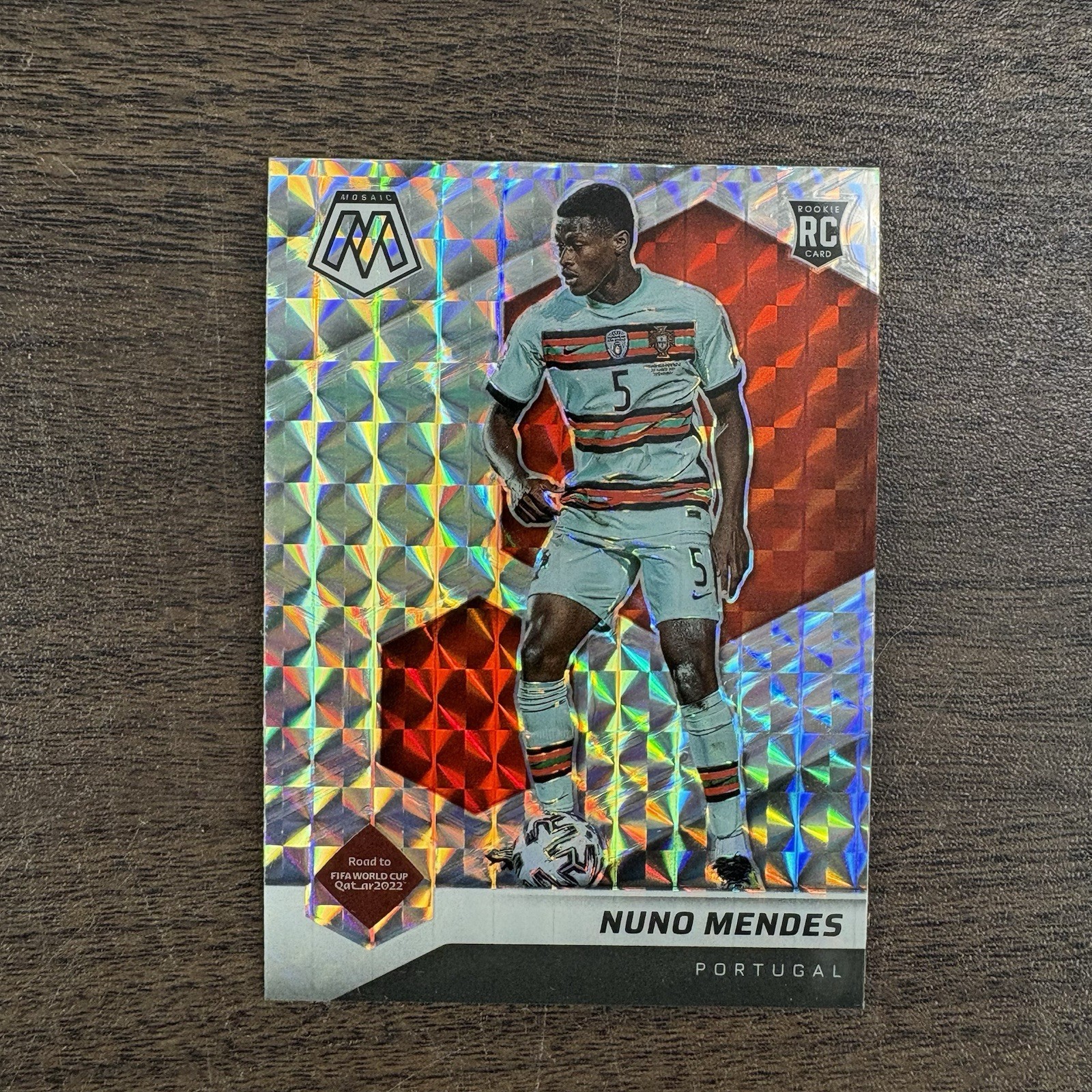 2021-22 Mosaic World Cup FIFA Nuno Mendes Silver Mosaic Prizm RC #111