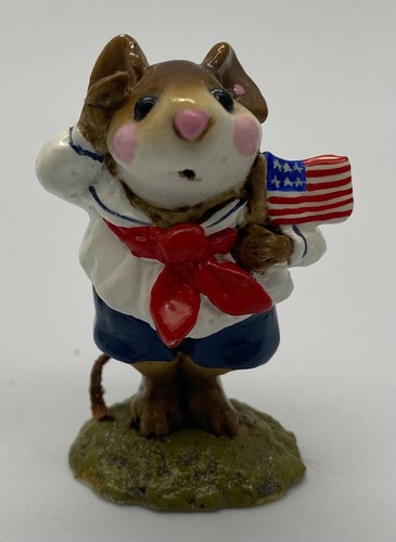 Wee Forest Folk Stars and Stripes M-168 Mouse Figurine USA Flag