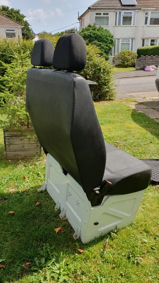 double front passenger seat from 2011 sprinter with base, with seat covers. - Image 4 of 4