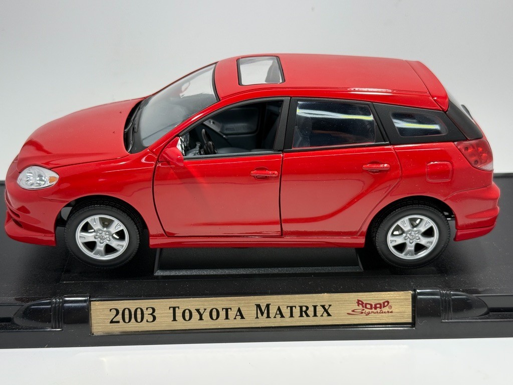 1/18 Yat Ming Road Signature 2003 Toyota Matrix Hatch Red NICE! US Seller 92518