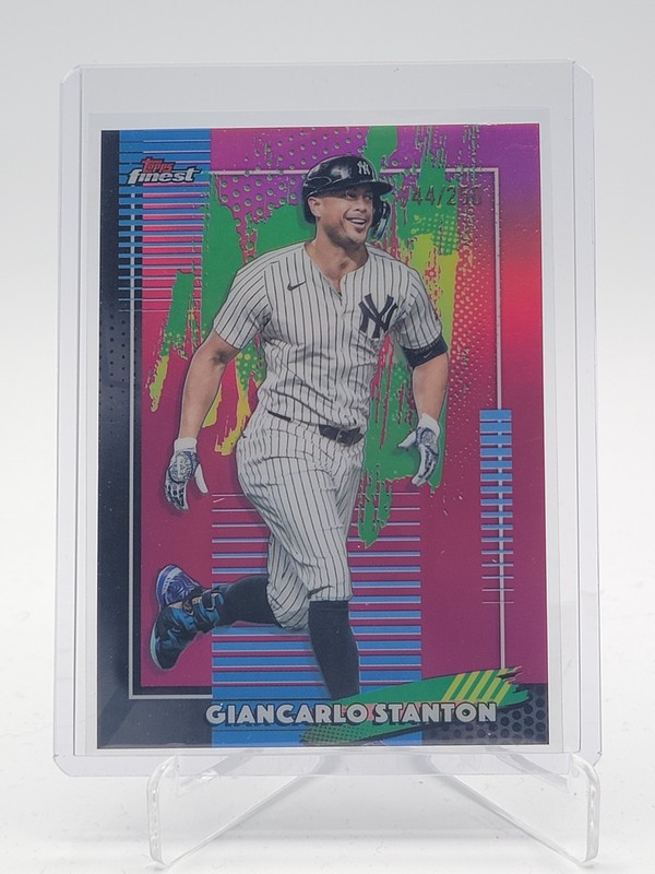 GIANCARLO STANTON 2026 TOPPS FINEST COMMON PINK REFRACTOR #32 /250 YANKEES Q7246