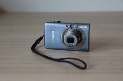 Canon PowerShot SD1200 IS Digital Grey/Blue Digital Camera TESTED w/ Battery