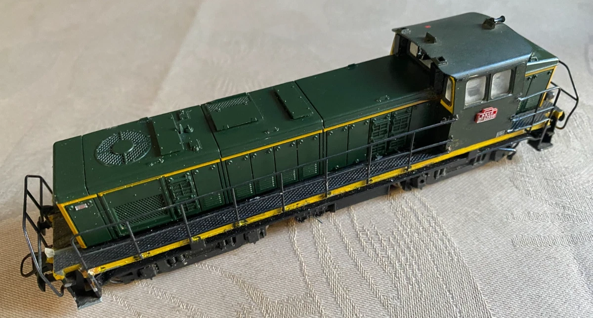 HO] : Locomotive Diesel BB 63792 vert 301 châssis noir, Ep. III-IV