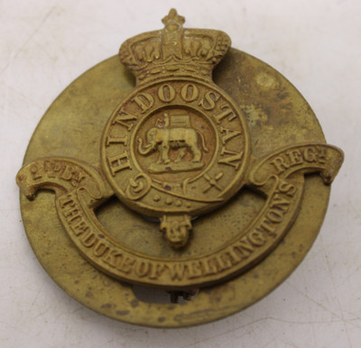 Mützenabzeichen 2. Bataillon Duke of Wellington Regiment mit Rückenplatte