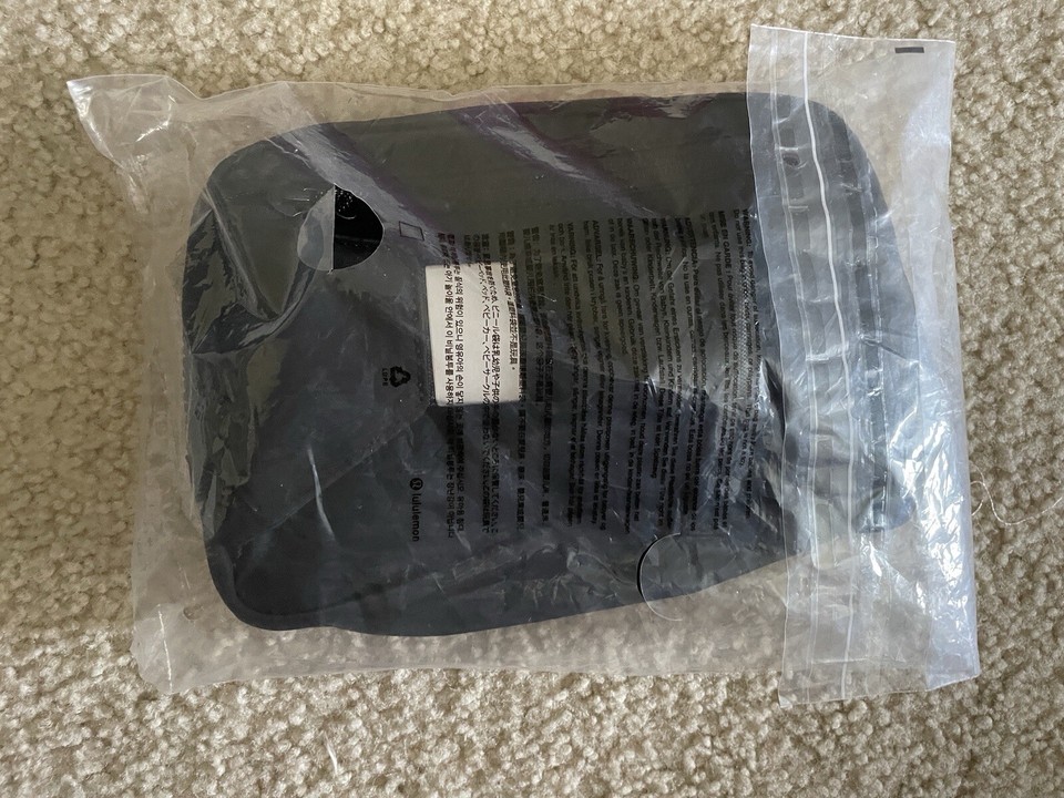 New Lululemon Everywhere Belt Bag 2L Large Black Gold Hardware Fanny