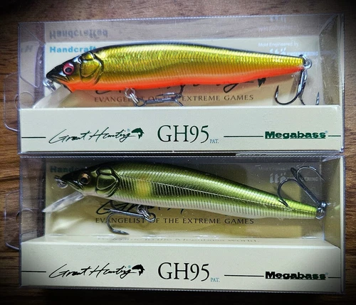 Megabass Great Hunting GH95 Minnow 2-Pack - Megabass Kinkuro & Shiny Keimura Ayu