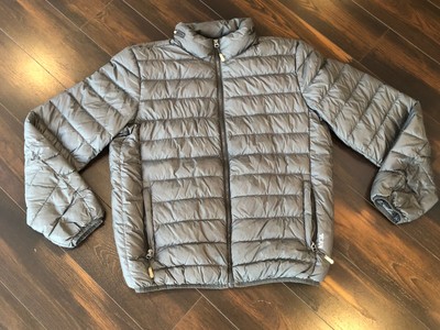 tumi puffer jacket neck pillow
